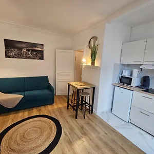 A Clichy Apartamento París