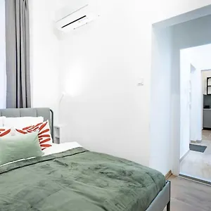 - New - Comfy Ac Budapest